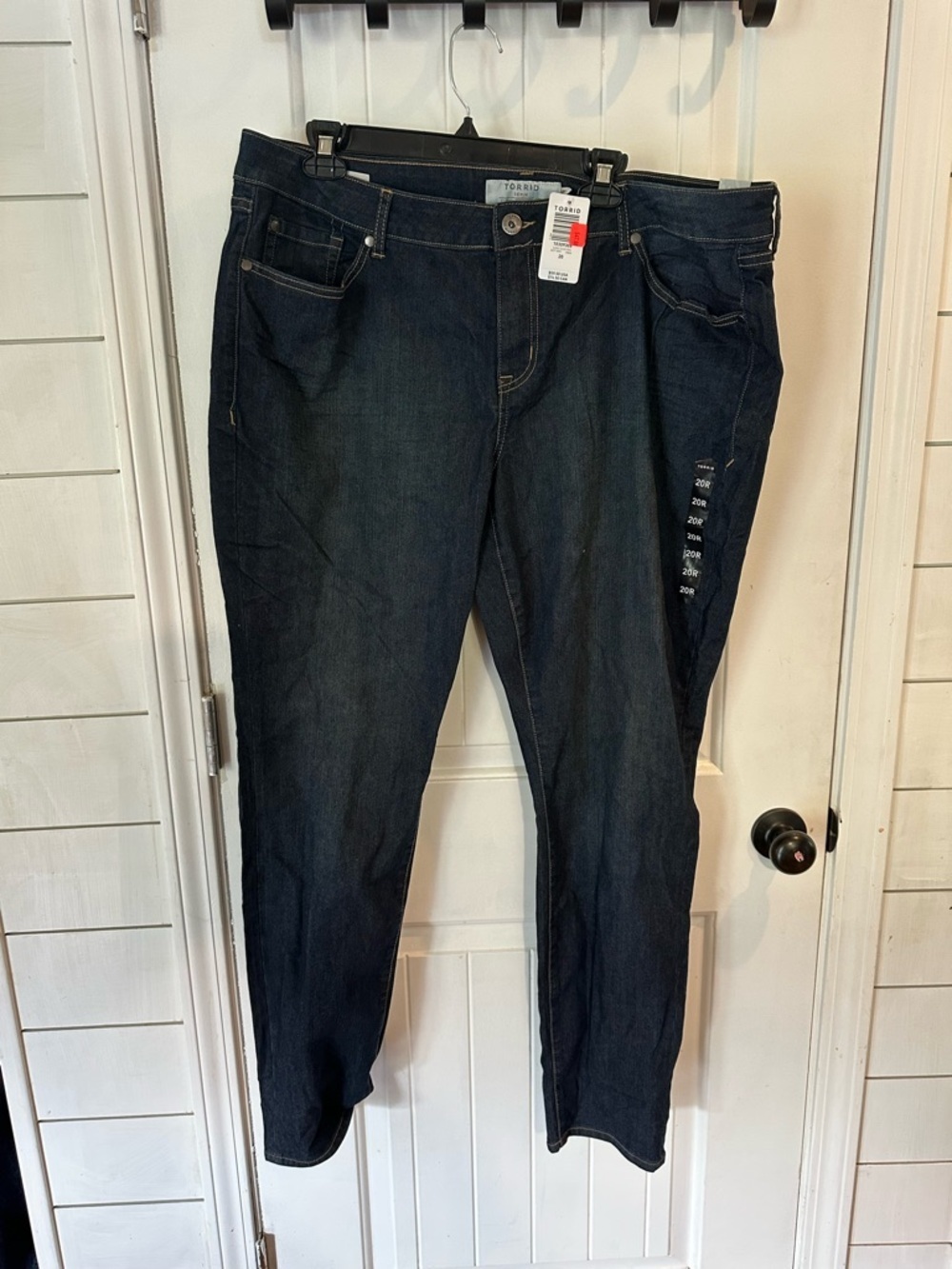 Torrid Dark Wash curvy skinny Stretch Jeans  - Torrid